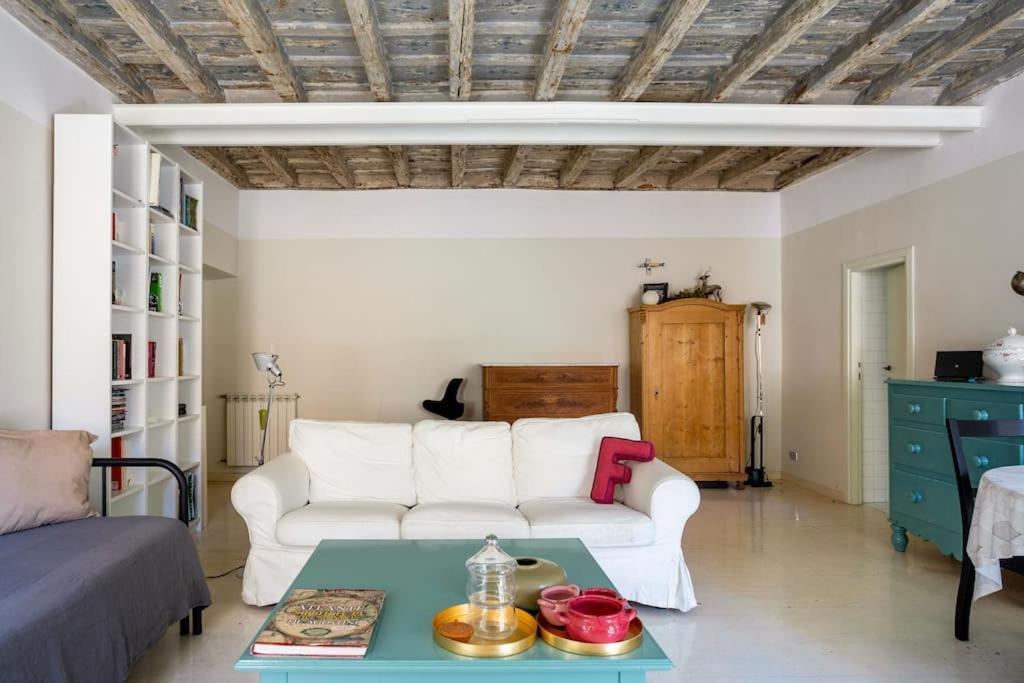 Best Authentic Apartment Monti 5 Mins From Colosseum Exterior foto