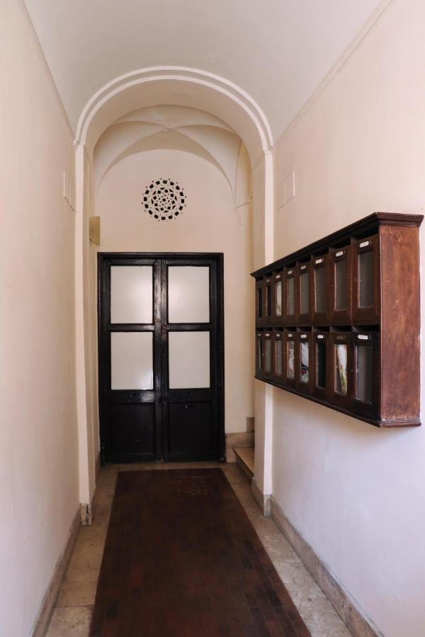 Best Authentic Apartment Monti 5 Mins From Colosseum Exterior foto